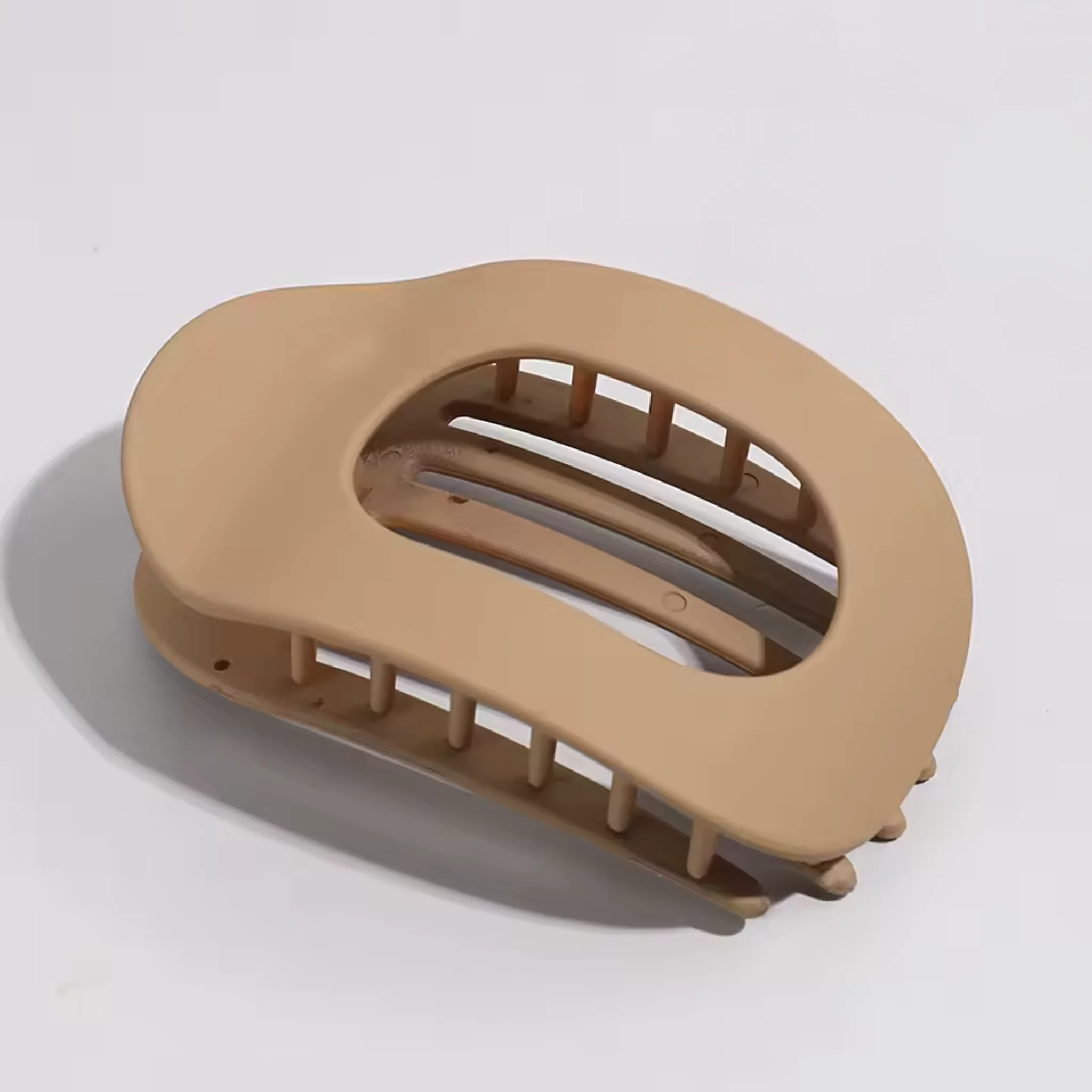 Flat-Lay Oval Claw Clip - Image 5